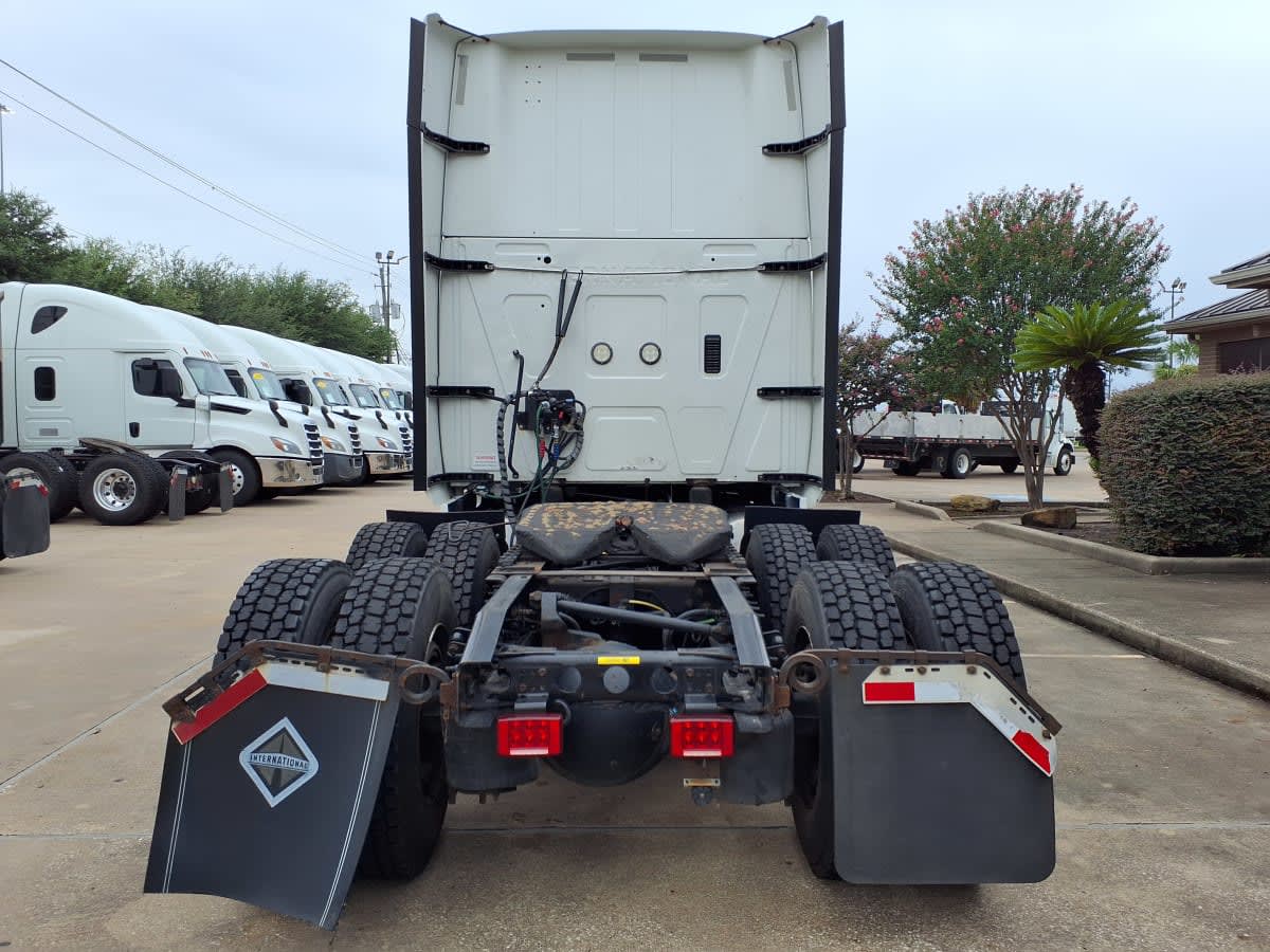 2019 International LT in Houston, TX — photo 5