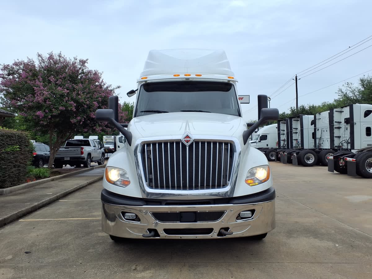2019 International LT in Houston, TX — photo 2
