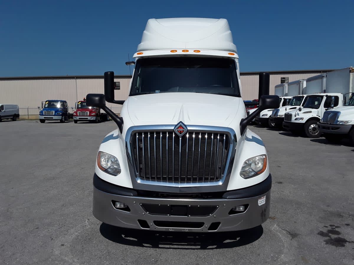 2019 International LT in La Vergne, TN — photo 2