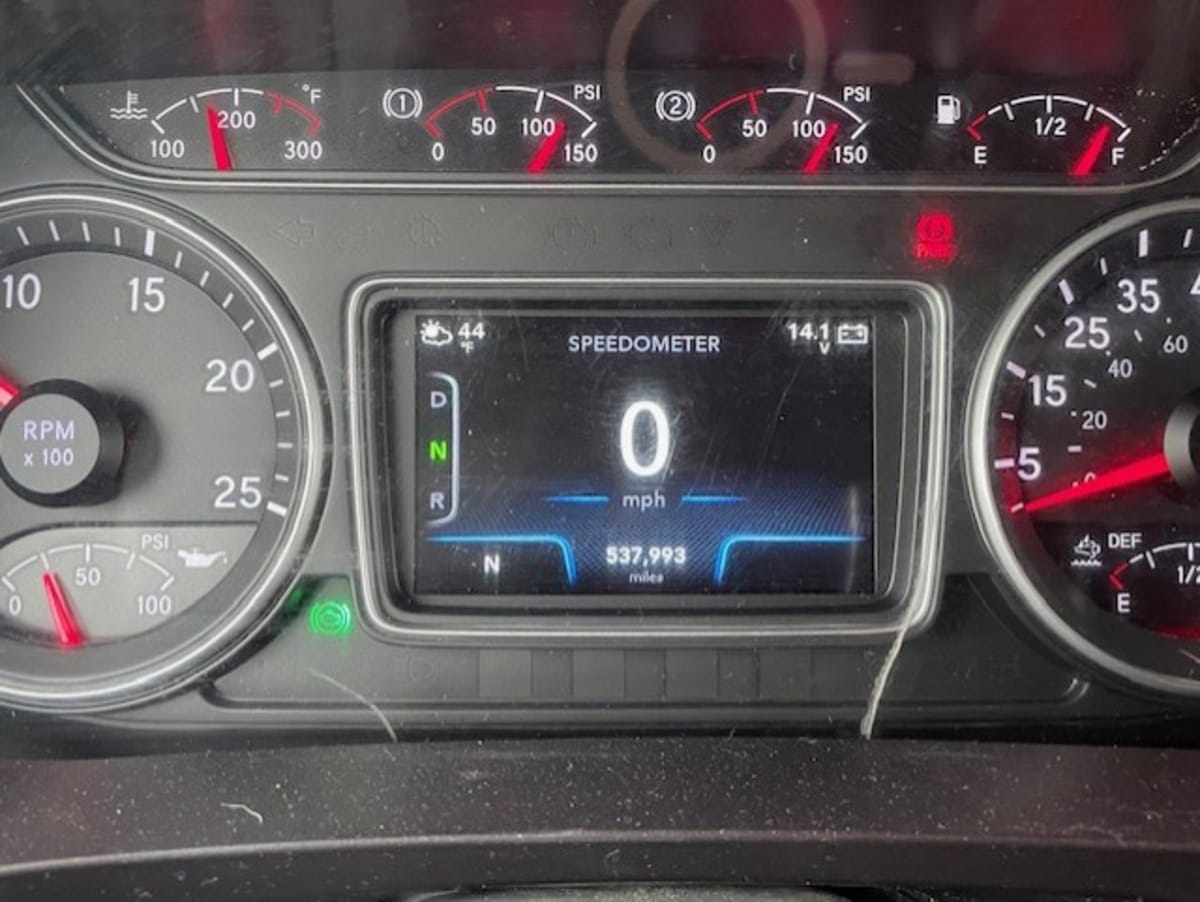 2019 International - image 10