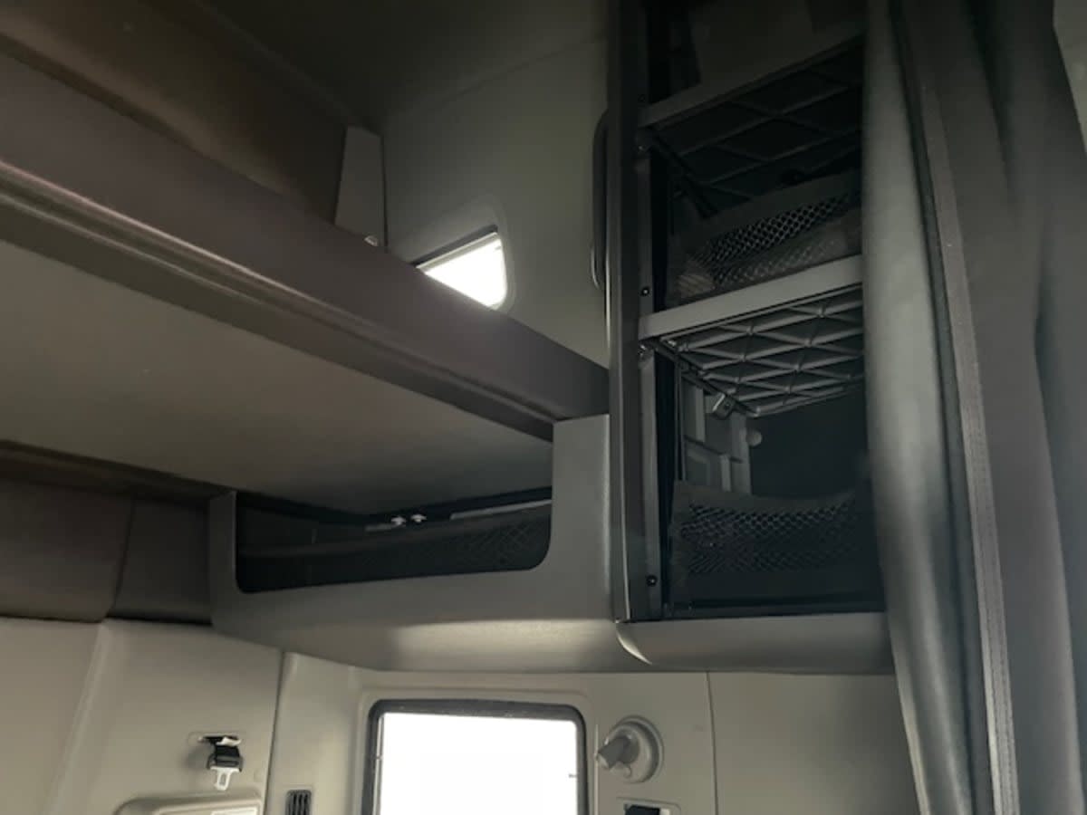 2019 International - image 14