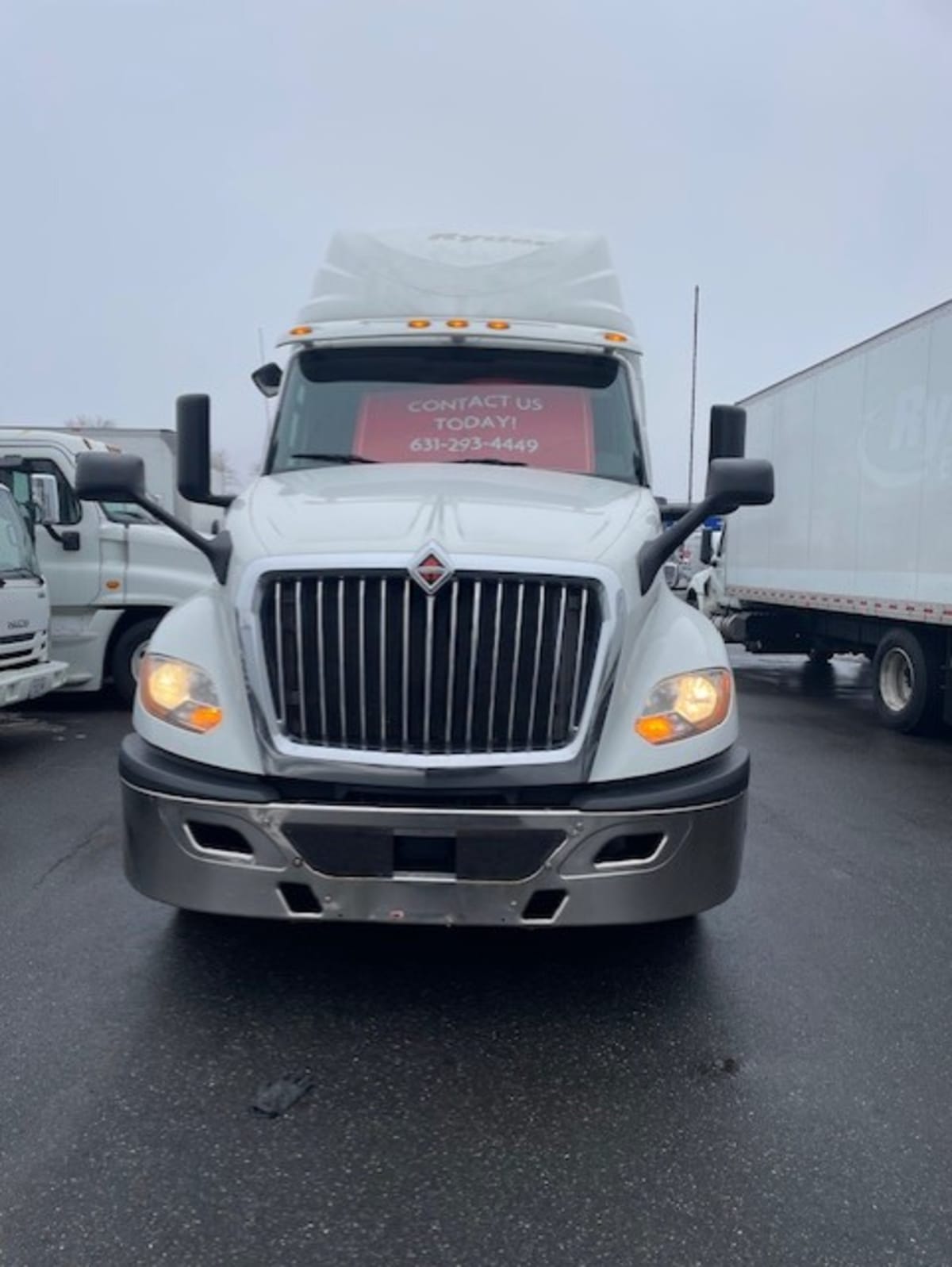 2019 International - image 2