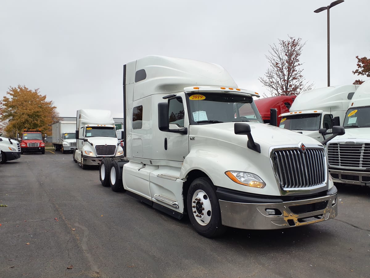 2019 Navistar International LT625 SLPR CAB 898924