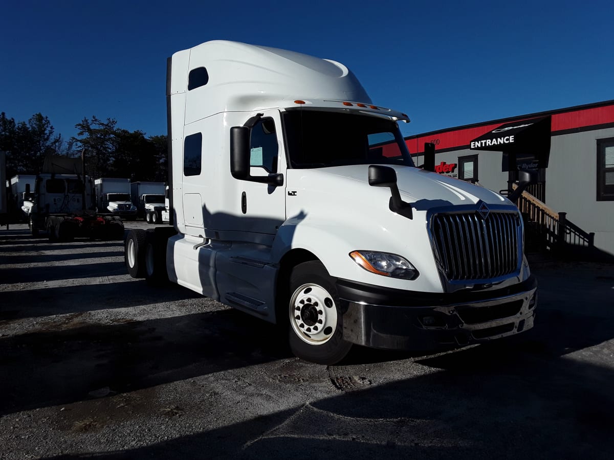 2019 Navistar International LT625 SLPR CAB 898946