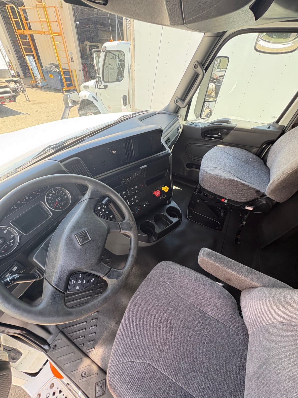 2019 Navistar International LT625 SLPR CAB 898984