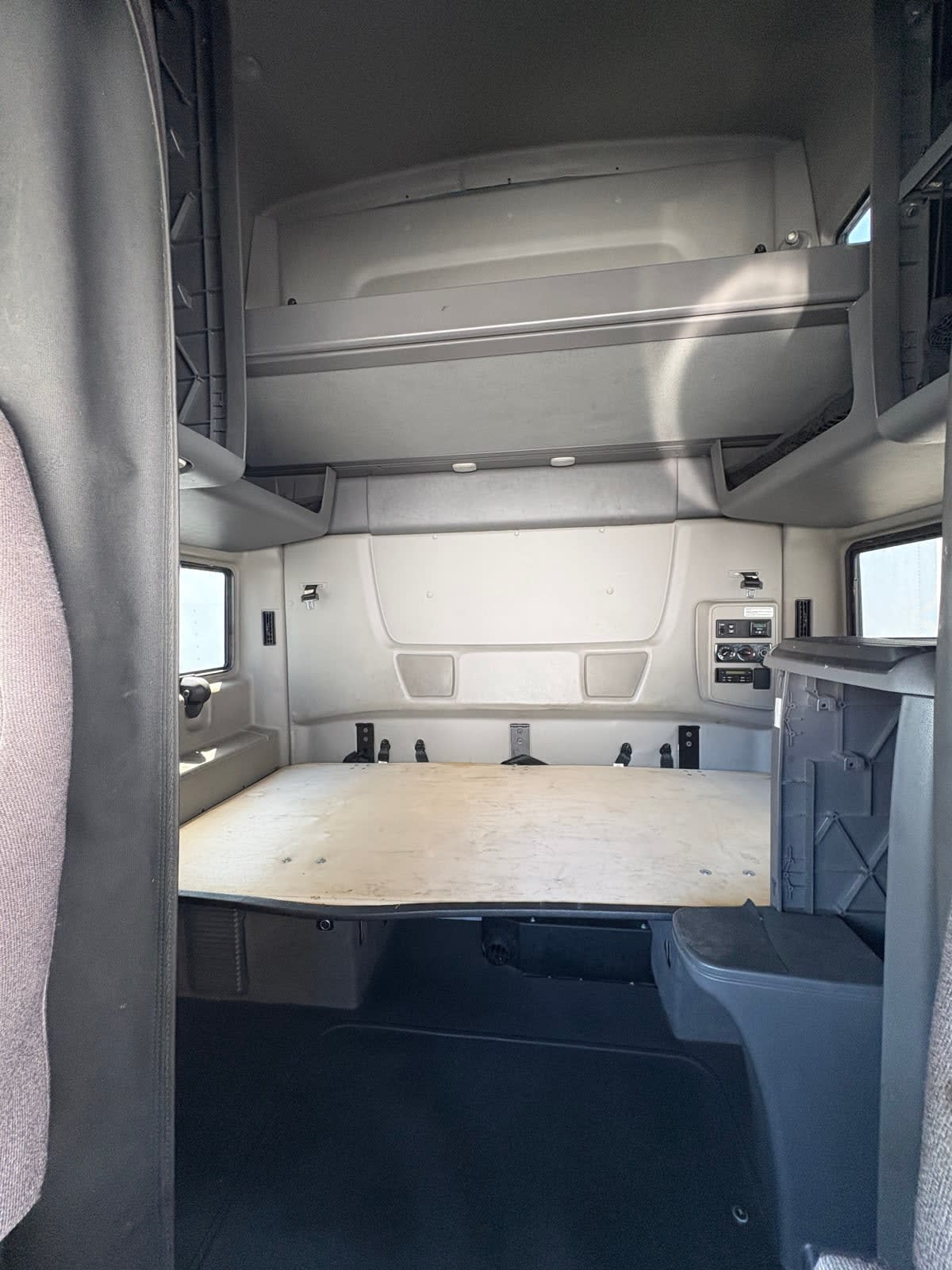 2019 Navistar International LT625 SLPR CAB 898984