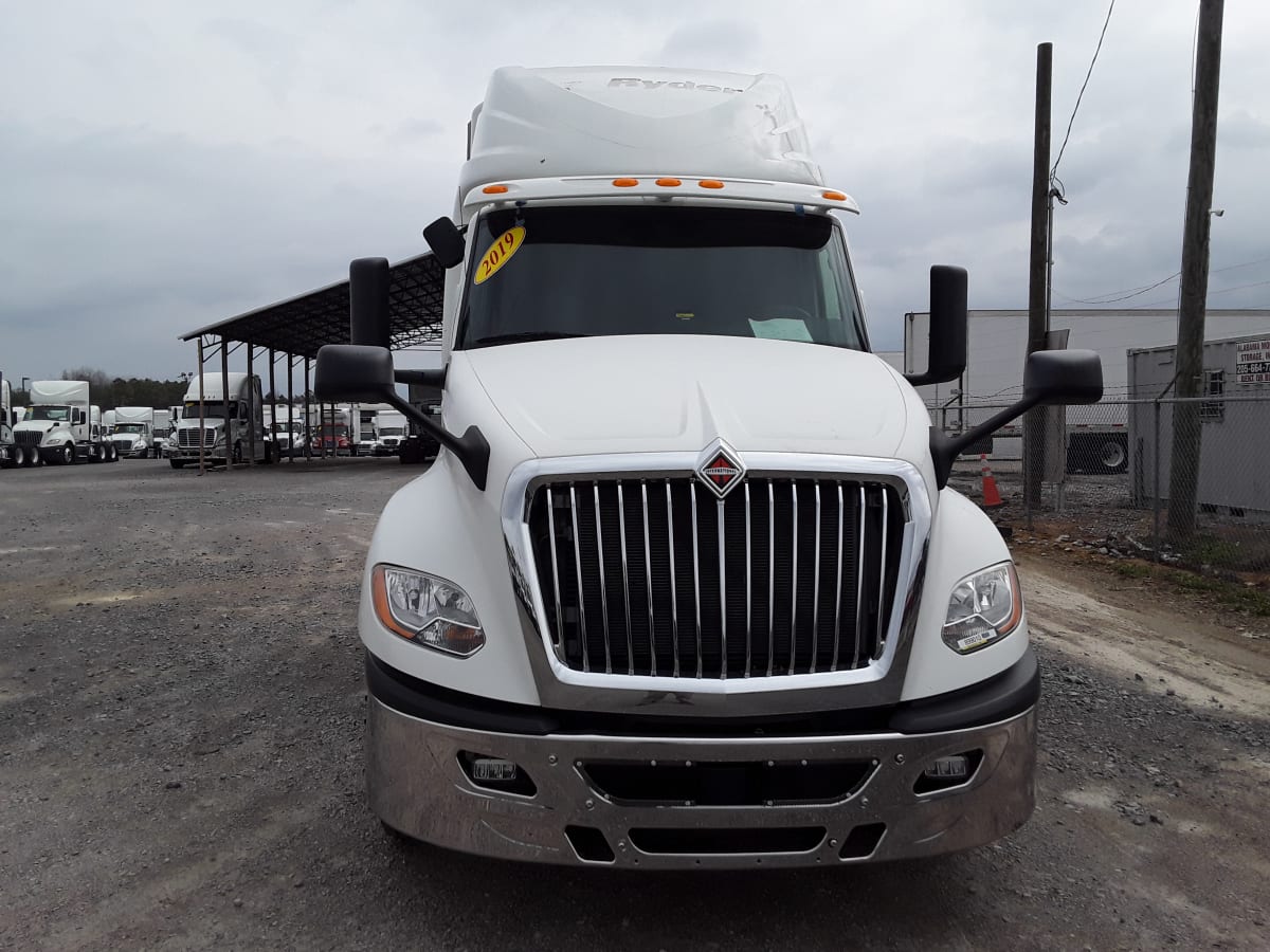 2019 Navistar International LT625 SLPR CAB 899010