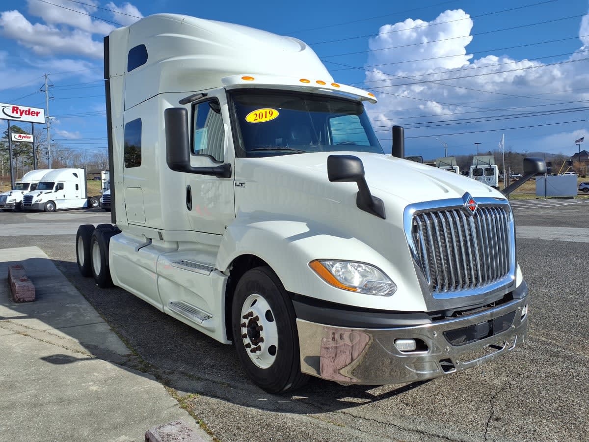 2019 Navistar International LT625 SLPR CAB 899091