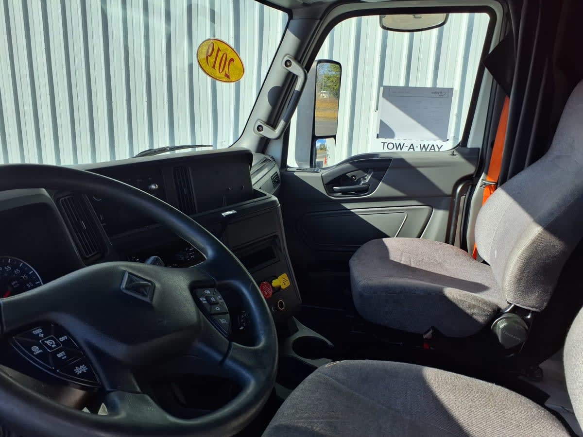 2019 Navistar International LT625 SLPR CAB 899091