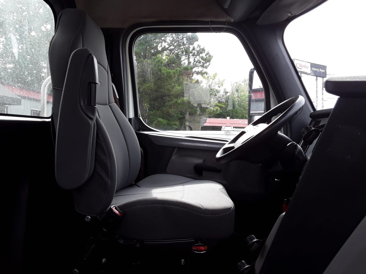 2020 Freightliner - image 6