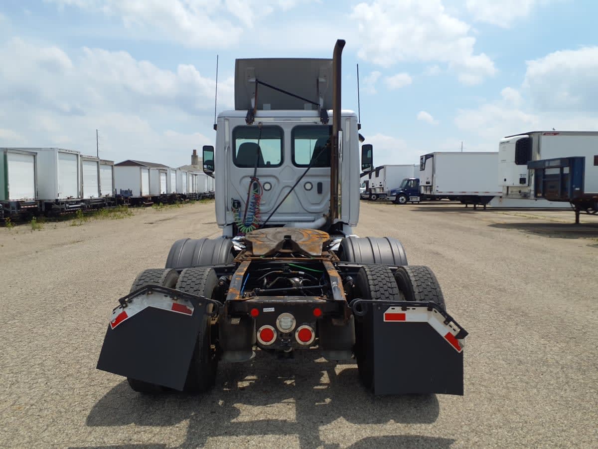 2020 Freightliner Cascadia in Wayland, MI — photo 5