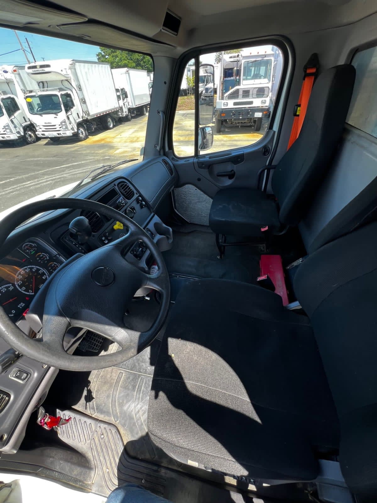 2020 Freightliner M2 106 in West Sacramento, CA — photo 7