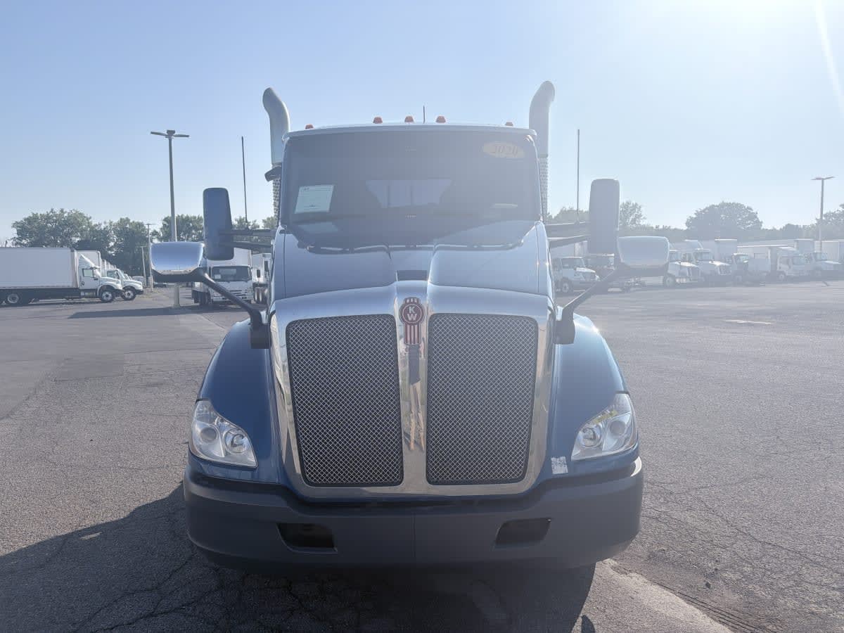 2020 Kenworth T680 in Syracuse, NY — photo 2