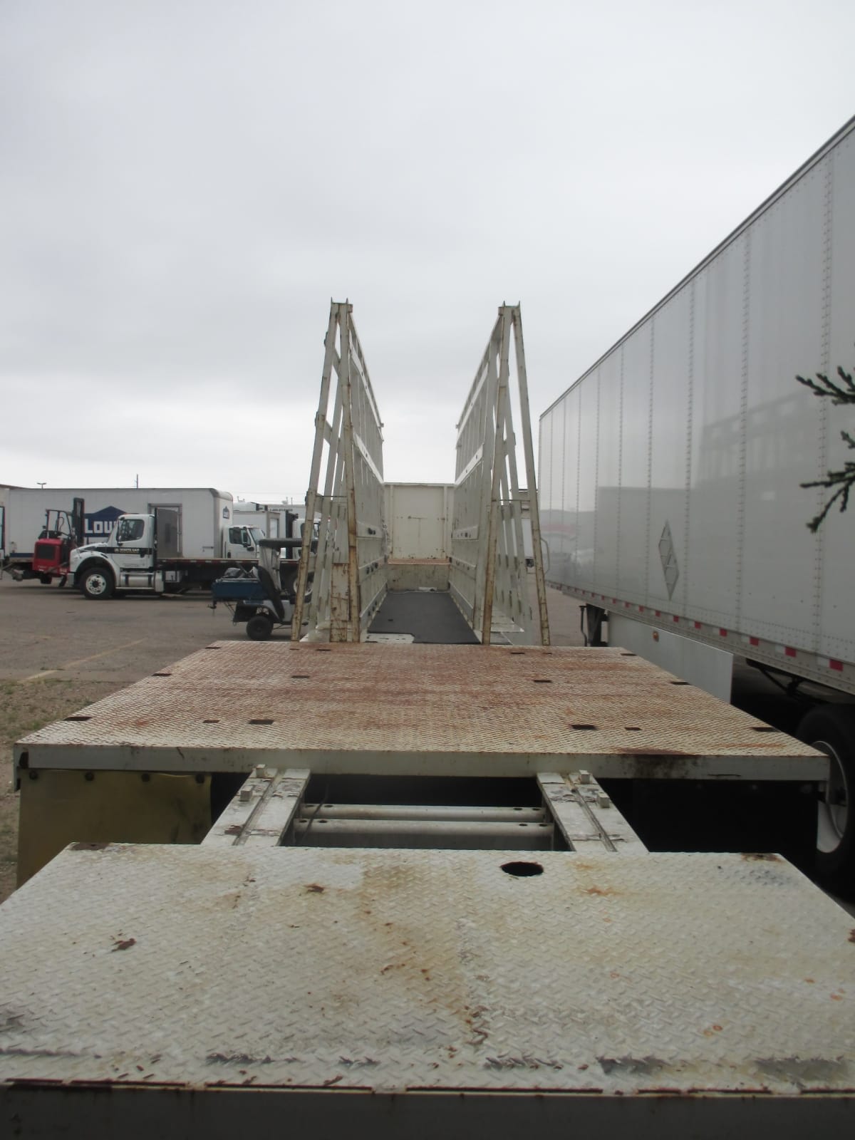 2010 Unruh Fab, Inc UFI 40' GLASS TRANSP 922968
