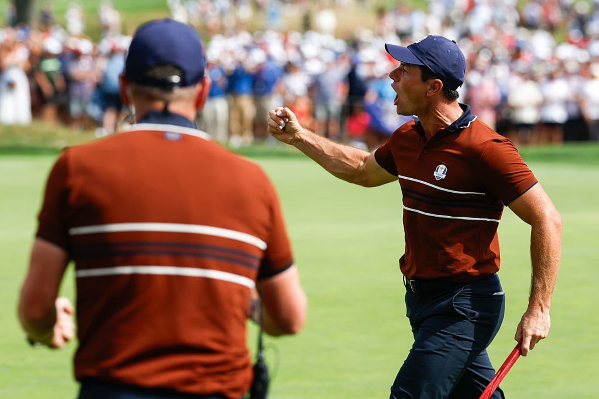 FARMINGDALE, NEW YORK - SEPTEMBER 27: Viktor Hovland of Team Europe celebrates on the 17th green during the Saturday morning foursomes matches of the 2025 Ryder Cup at Black Course at Bethpage State Park Golf Course on September 27, 2025 in Farmingdale, New York. (Photo by Harry How/Getty Images)