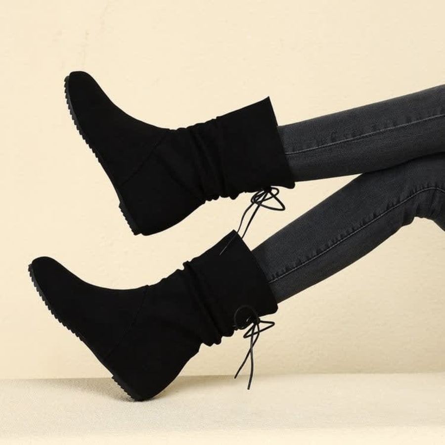 Odette Slouch Tie Back Ankle Boots in Schwarz