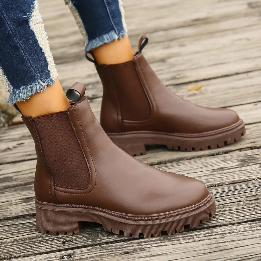 Greta Chunky Lug Sole Chelsea Boots in Braun stil 1