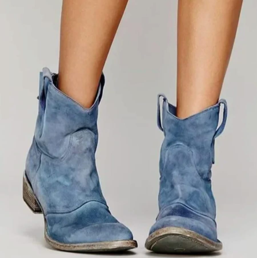 Dorothea Slouch Suede Western Ankle Boots in Blau