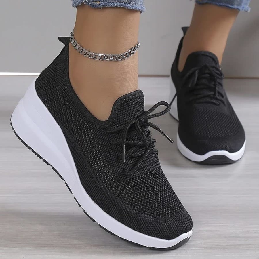Alba Lightweight Knit Walking Shoes for Women in Schwarz