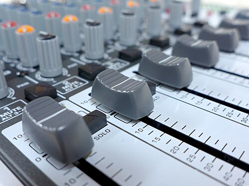 Behringer Xenyx Q802USB Mixer