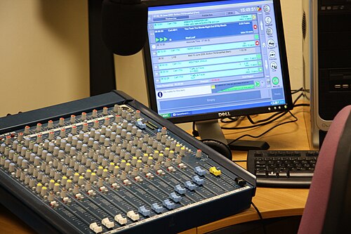 Allen & Heath ZED-10FX 10-Channel Mixer with Effects — photo 1