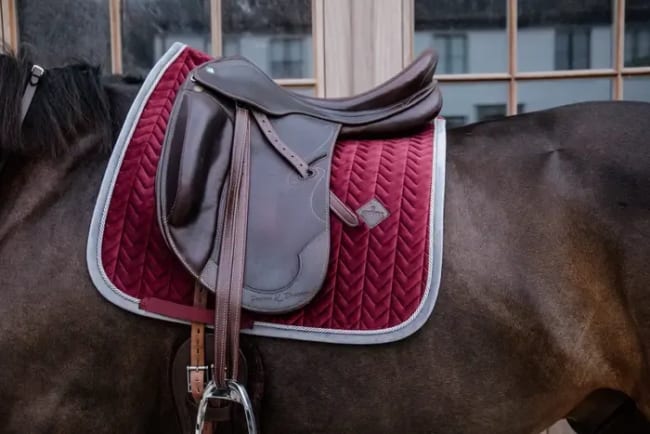 Kentucky Saddle Pad Velvet Contrast Dressage