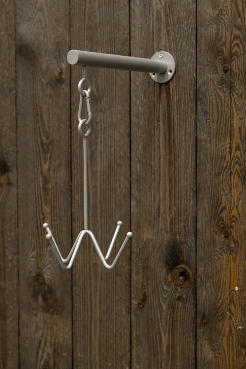 Grooming Deluxe Bridle Hook 4 Prong w/ Wall Attachment