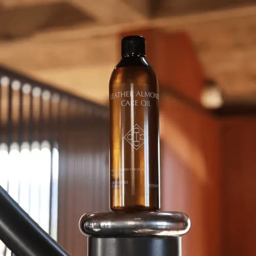 Grooming Deluxe Leather Almond Care Oil – premium lærolje
