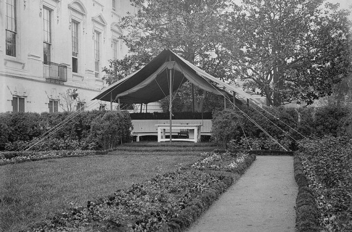 President Wilson's office tent in the Rose Garden (1914).