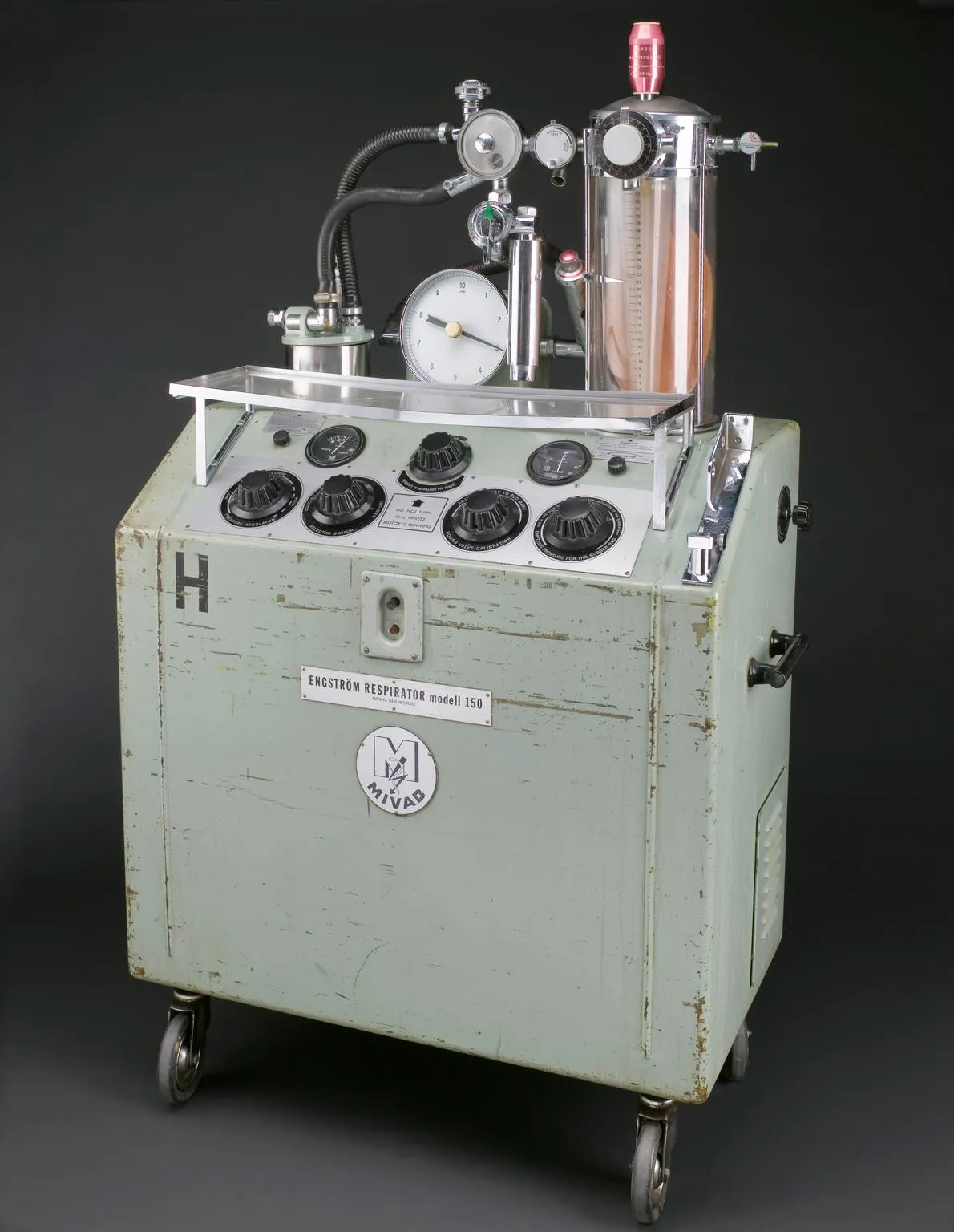 An Engstrom respirator from the 1950s.