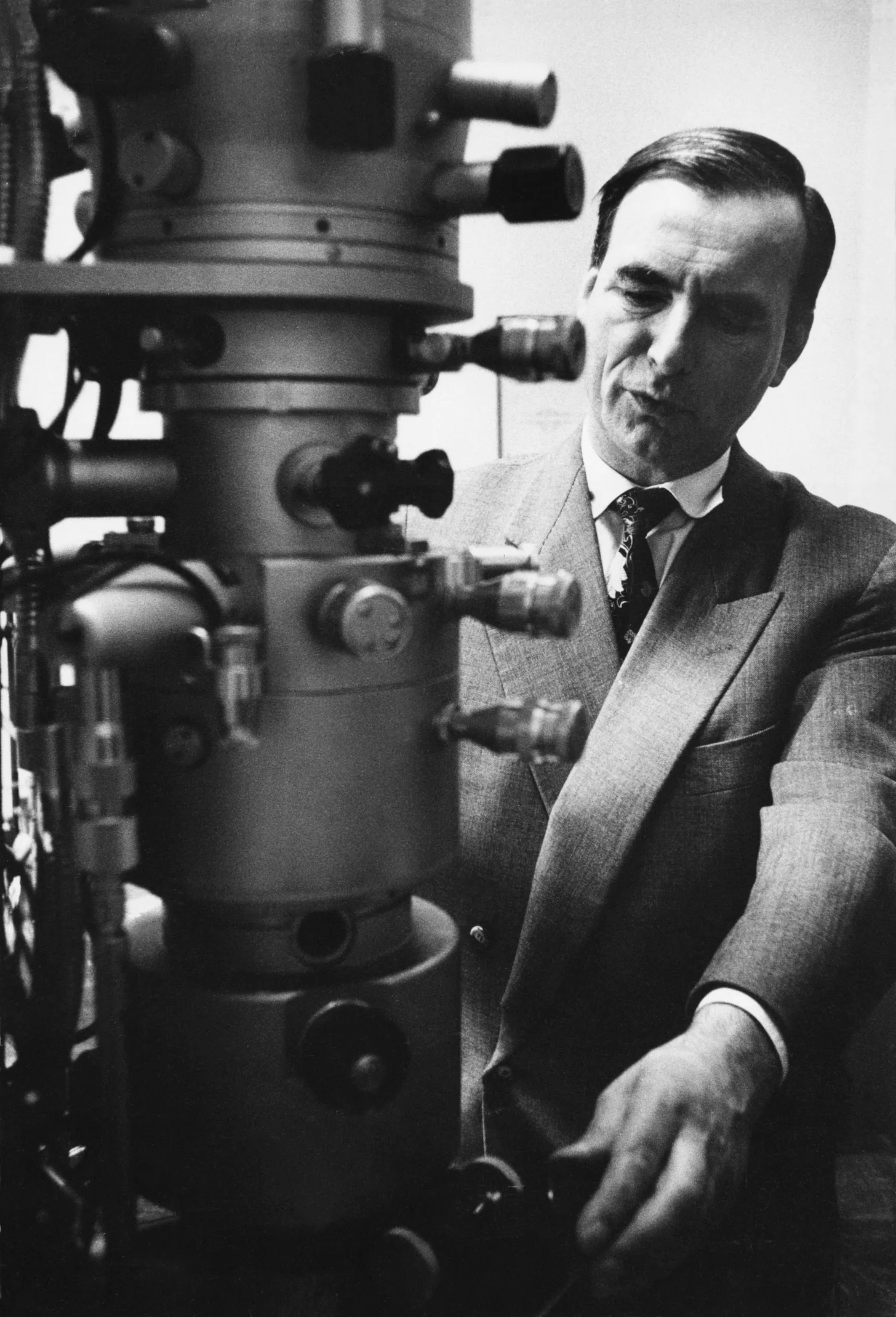 Ernst Ruska with his electron microscope