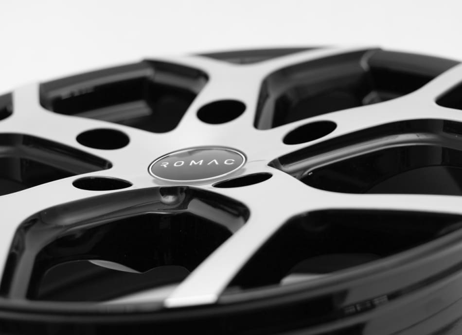 Romac Cobra alloy wheel closeup