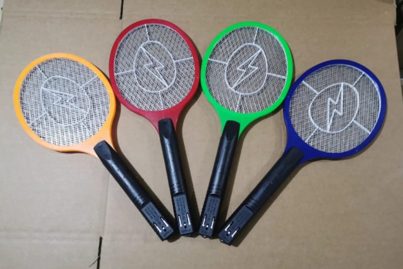 Raqueta eléctrica recargable para matar moscas — foto 4