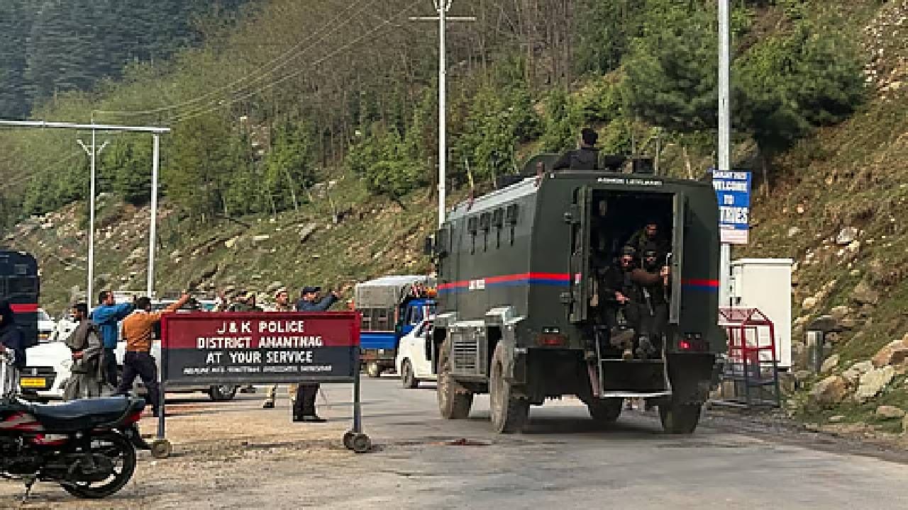 Pahalgam Terror Attack: ತಂದೆಯನ್ನು ಗುಂಡಿಟ್ಟು ಕೊಂದ ಭಯಾನಕ ಕ್ಷಣಗಳನ್ನು ವಿವರಿಸಿದ ಮಗಳು Pahalgam Terror Attack: ತಂದೆಯನ್ನು ಗುಂಡಿಟ್ಟು ಕೊಂದ ಭಯಾನಕ ಕ್ಷಣಗಳನ್ನು ವಿವರಿಸಿದ ಮಗಳು