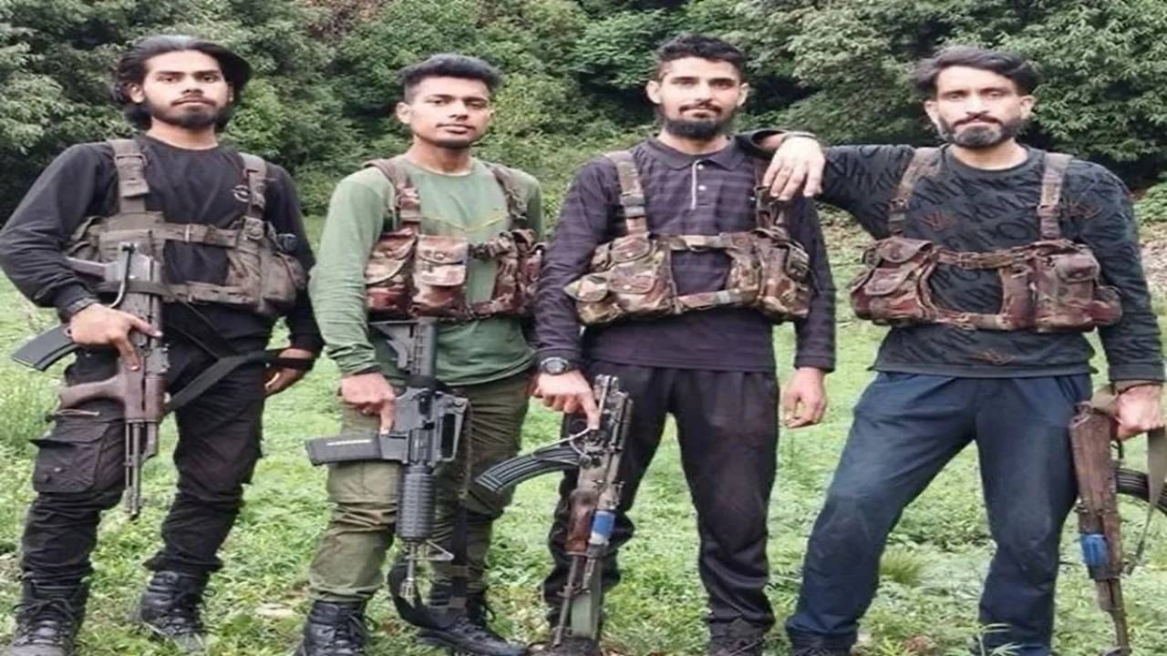 22 ಗಂಟೆ ಕಾಡಿನ ಪಯಣ: ಶಸ್ತ್ರಾಸ್ತ್ರಗಳೊಂದಿಗೆ ಪಹಲ್ಗಾಮ್ ತಲುಪಿದ ಉಗ್ರರು, ಎನ್ಐಎ ತನಿಖೆ 22 ಗಂಟೆ ಕಾಡಿನ ಪಯಣ: ಶಸ್ತ್ರಾಸ್ತ್ರಗಳೊಂದಿಗೆ ಪಹಲ್ಗಾಮ್ ತಲುಪಿದ ಉಗ್ರರು, ಎನ್ಐಎ ತನಿಖೆ