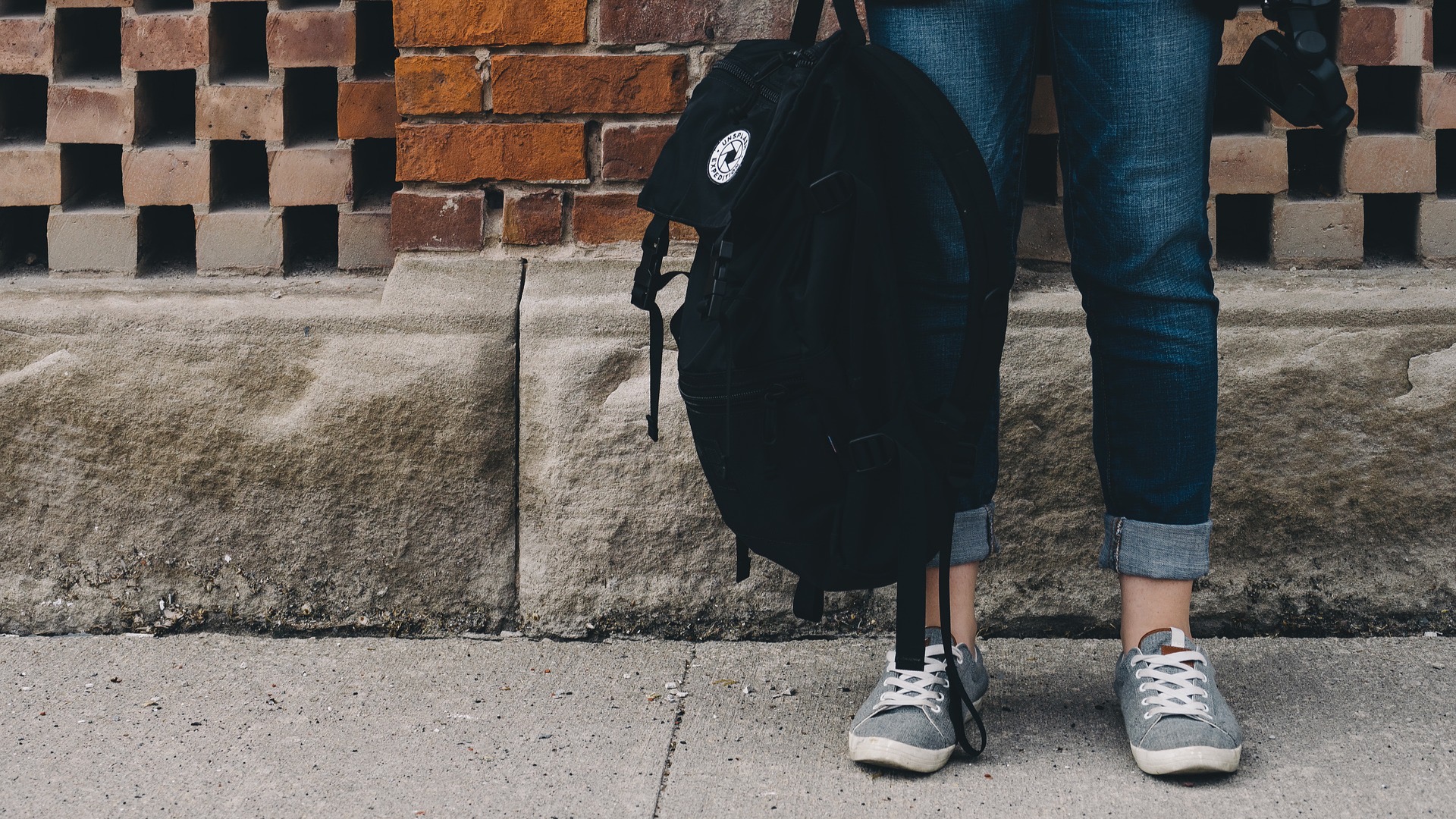 Ein Paket in einem Rucksack.