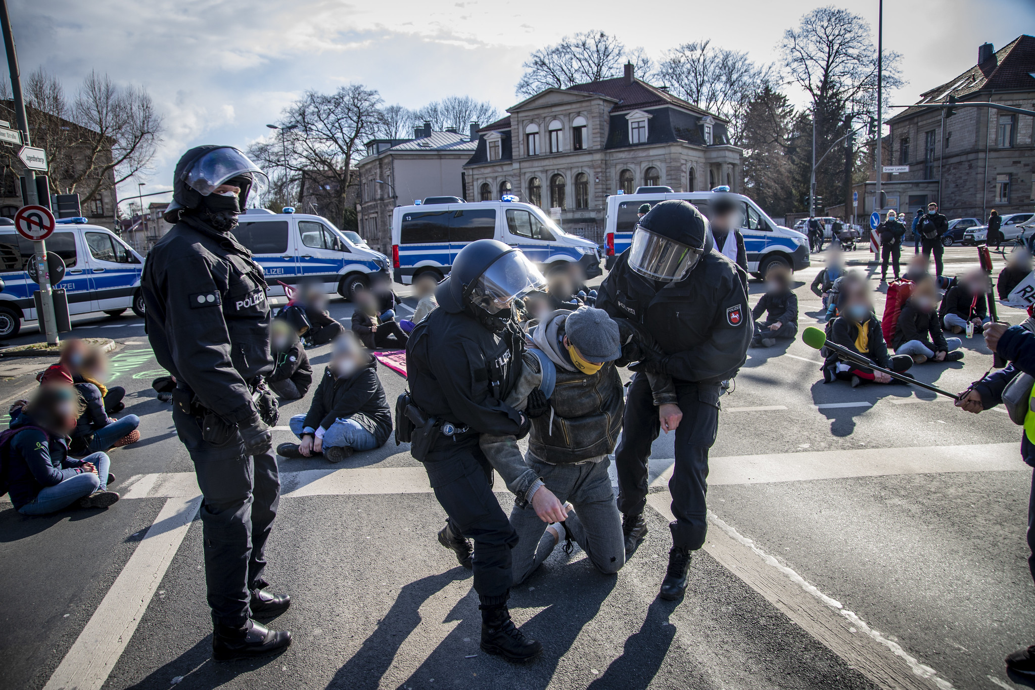 Straßenblockade der Extinction Rebellion Ortsgruppe Göttingen im März 2021.<br>