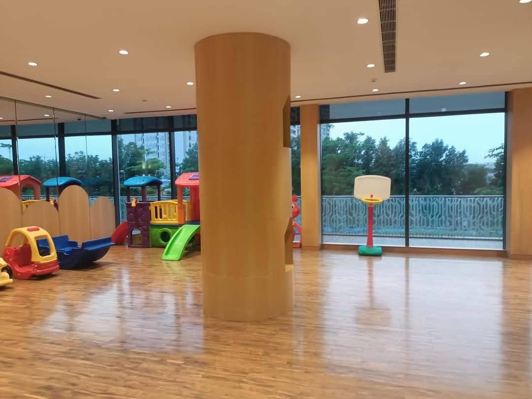 Puri emrald sec 104 society - Properties in Gurugram - 2
