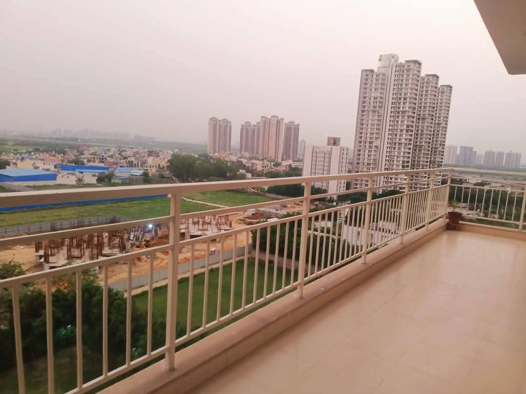 Puri emrald sec 104 society - Properties in Gurugram - 9