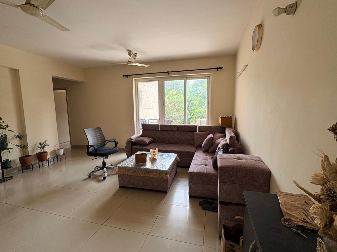 Mahindra Aura sec 110 Rent