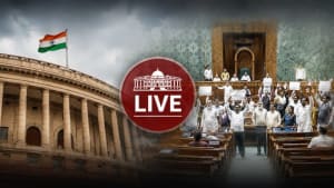 संसद मानसून सत्र LIVE: विपक्ष के हंगामे के बीच दोनों सदन 2 बजे तक स्थगित