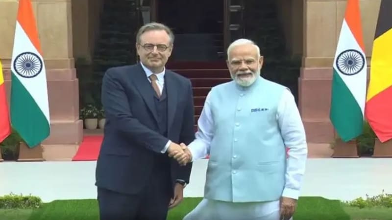 नई दिल्ली में पीएम नरेंद्र मोदी और बेल्जियम के प्रधानमंत्री बार्ट डी वेवर की मुलाकात