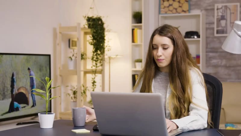 11 Proven Ways to Make Money Online Using AI (2026)