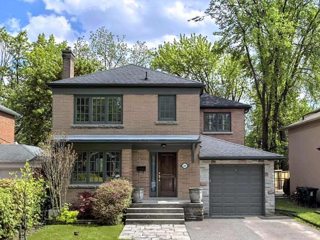 Exclusive: 245 Sandringham Drive