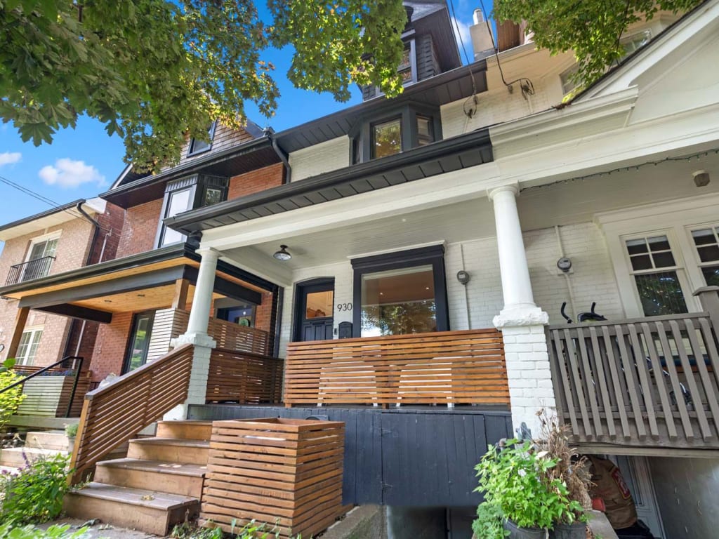 930 Manning Avenue
