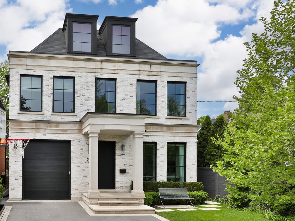 Exclusive: 216 Glenayr Road