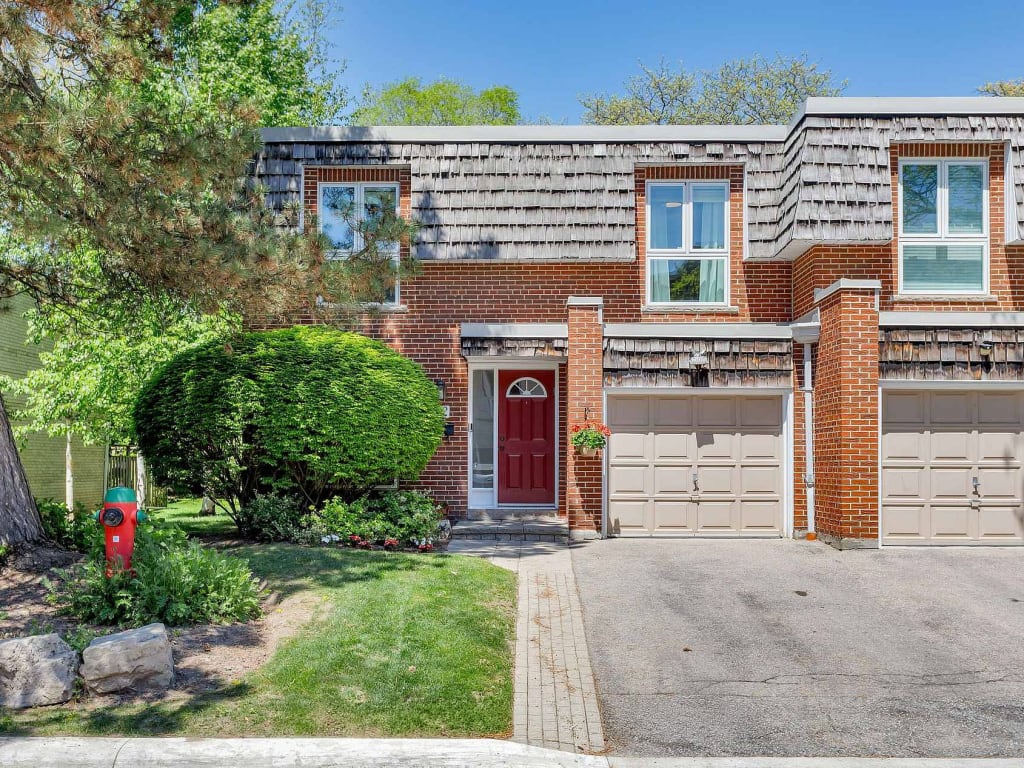 32 Crimson Millway