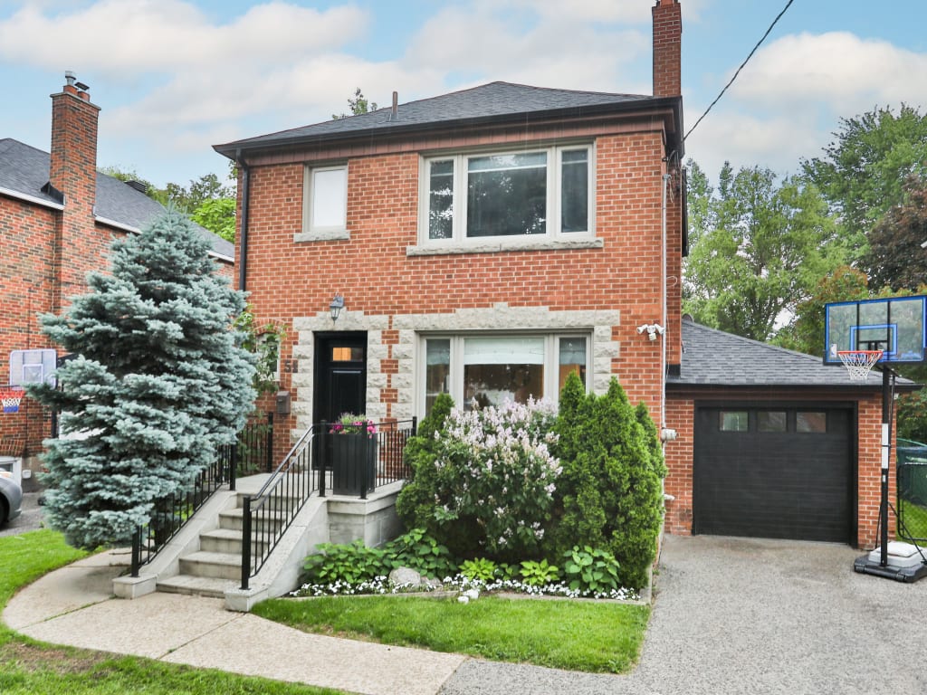 51 Raeburn Avenue