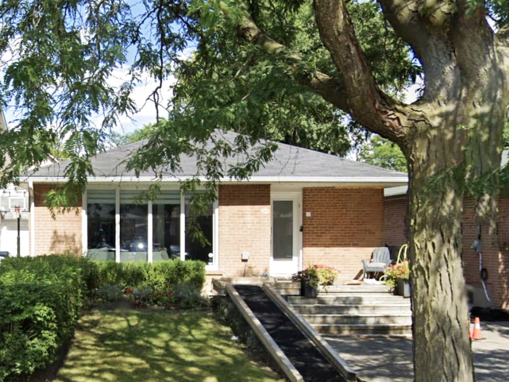 7 Collinson Boulevard