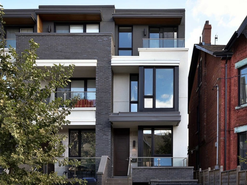 251 Roxton Road